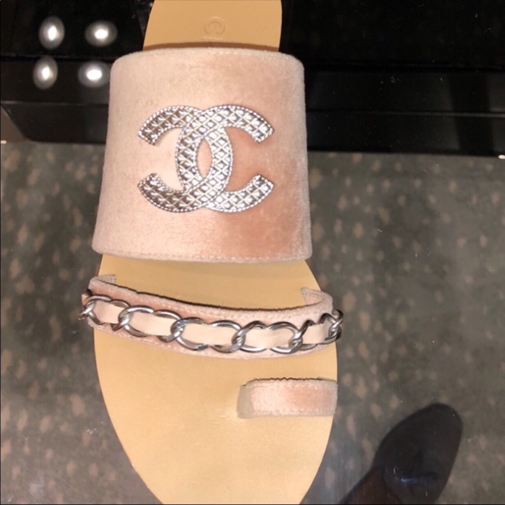 Chanel slides